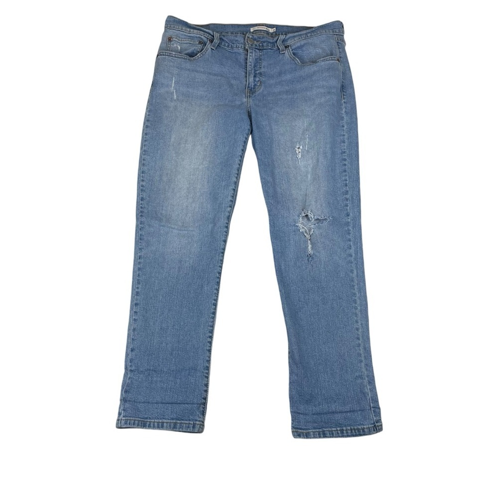 Levi’s boyfriend mid rise jeans distressed size 31